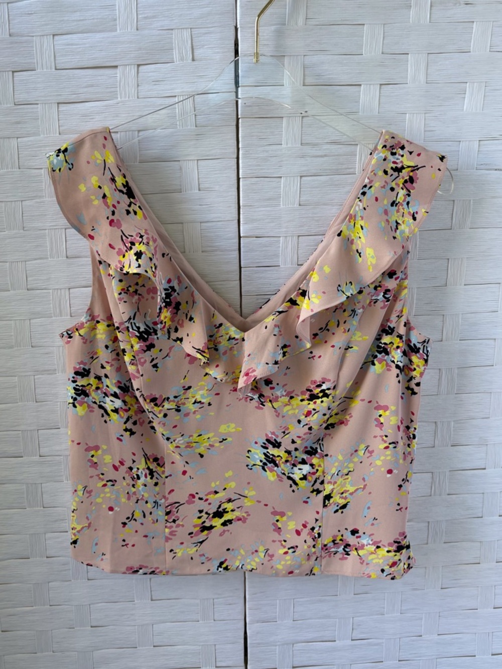 White House Black Market Size 10 Ruffle Bodice Top V Neck Side Zip Pink Lined
